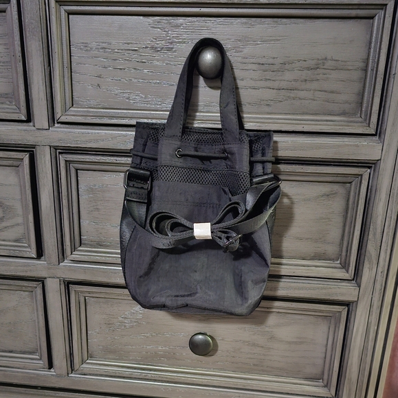 ALO Yoga Crossbody - Picture 6 of 15
